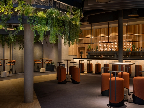 Official Air Canada Vacations experience: Dining, Nightlife & Entertainment