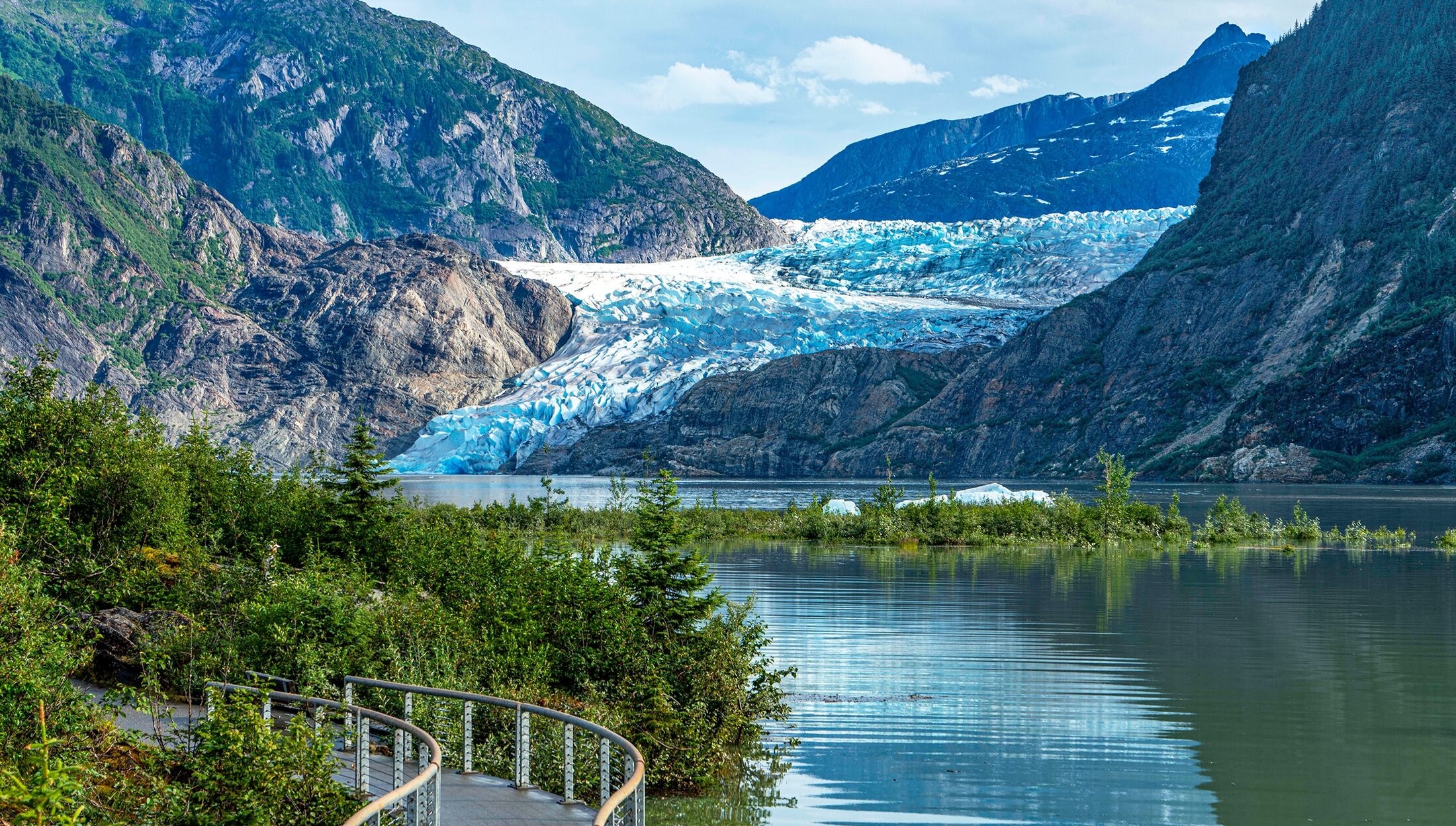 Alaska travel experience: Small-Ship & Expedition Voyages