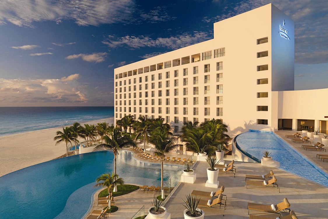 Official Delta Vacations resort imagery: Standard & Lead-In Resort Rooms