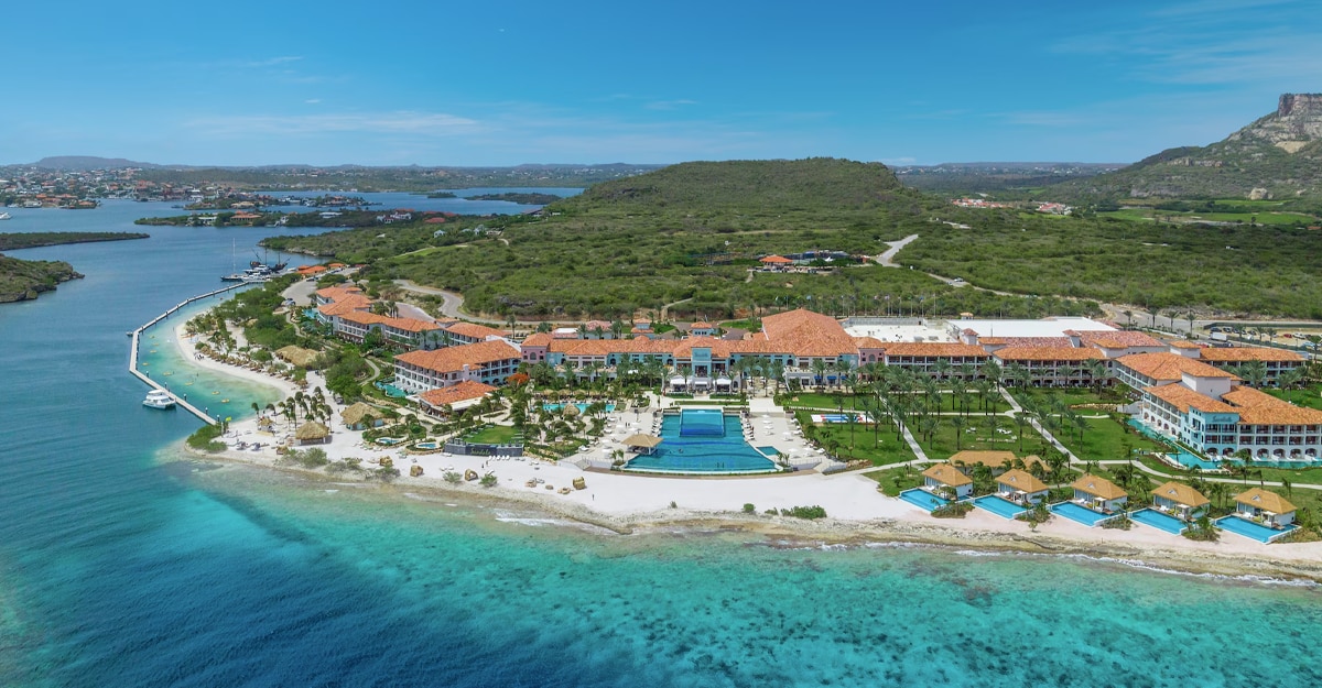 Official Delta Vacations experience: Pools, Beaches, Water Sports & Spa