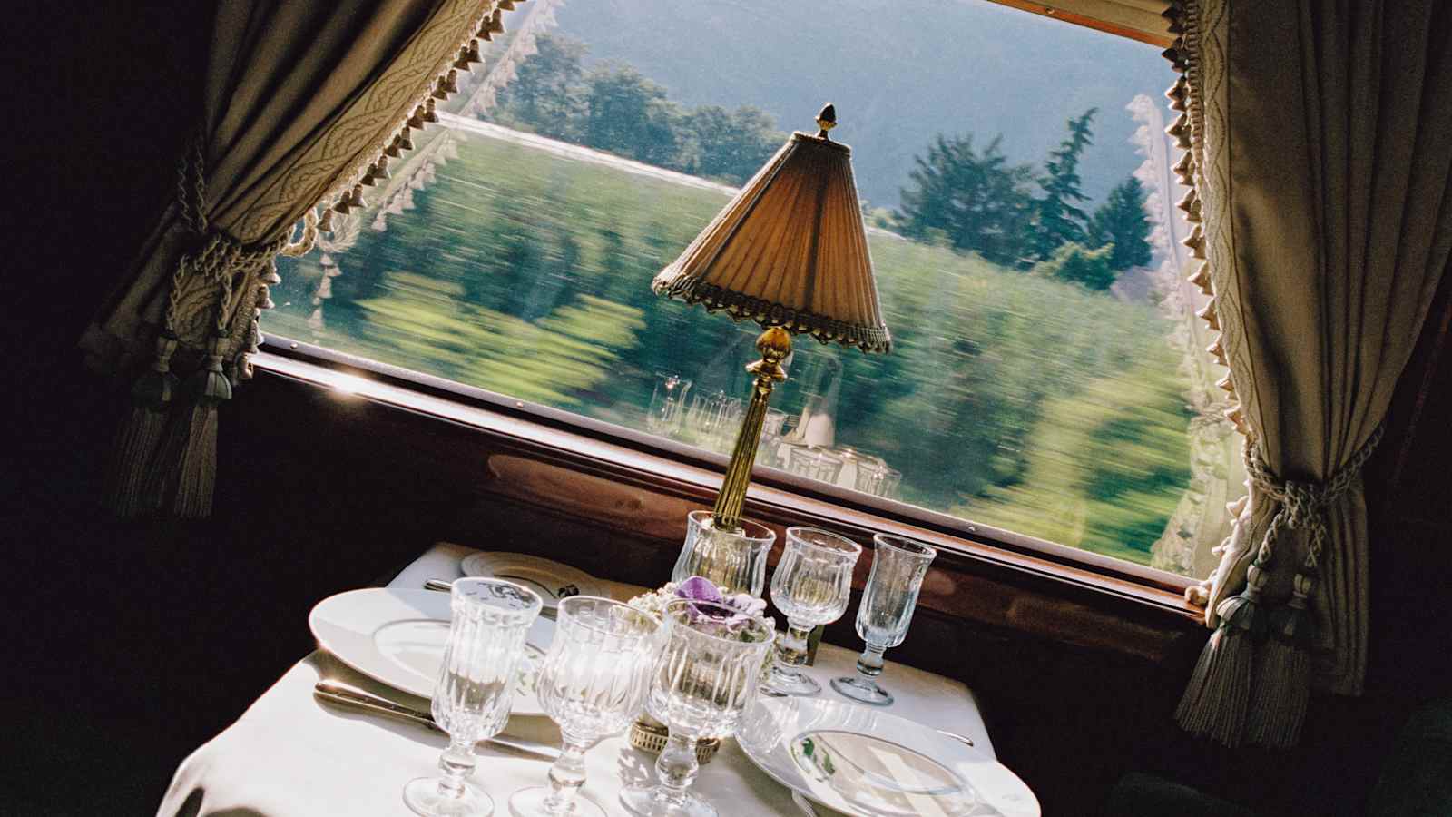 Official Étoile du Nord dining car aboard the Venice Simplon-Orient-Express
