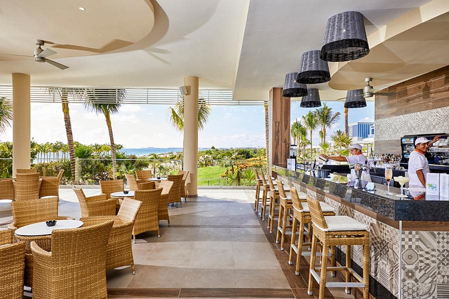 Official RIU resort experience: RIU Palace Resorts