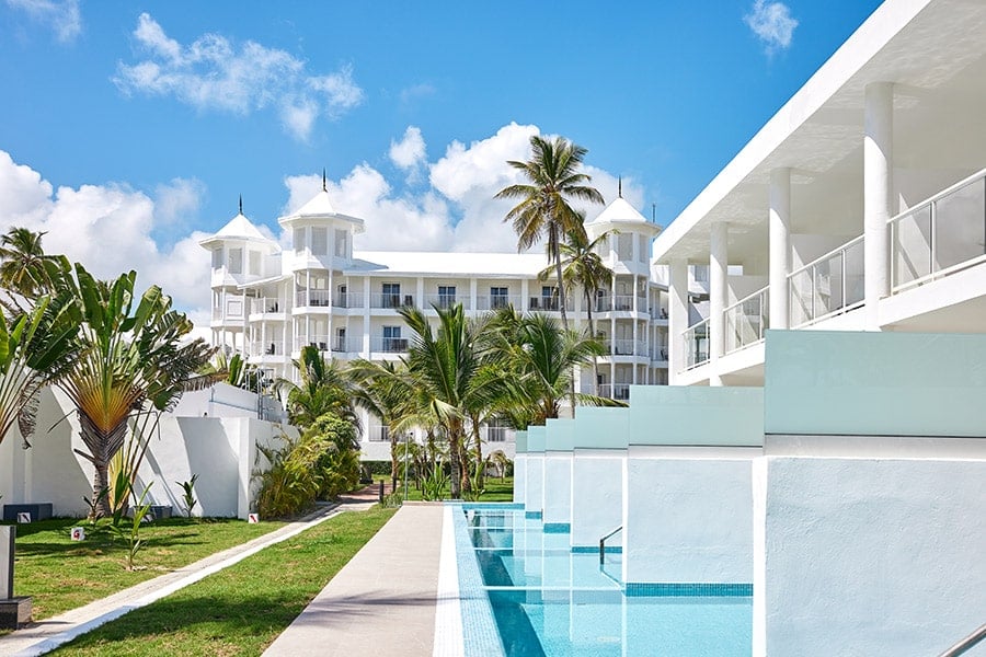 Official RIU Hotels & Resorts Swim-Up Rooms & Suites