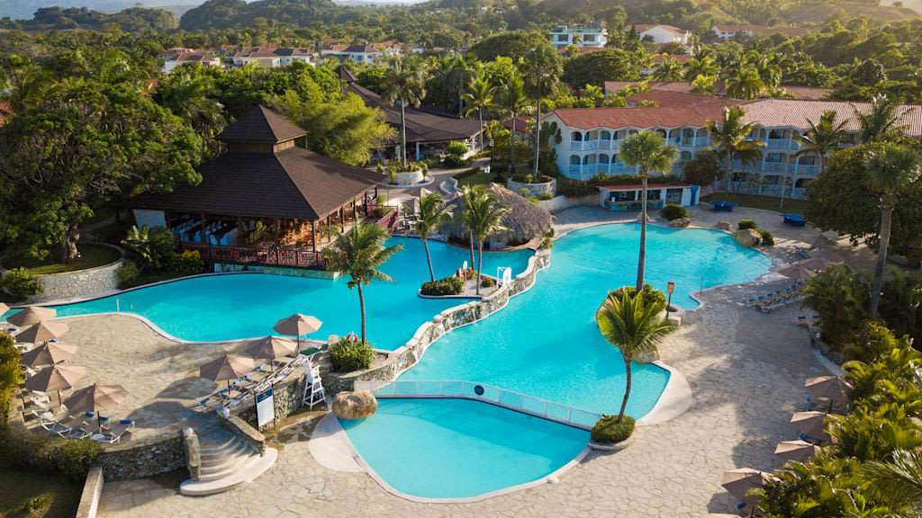 Official Sunwing vacation experience: Adults-Only & Couples Escapes