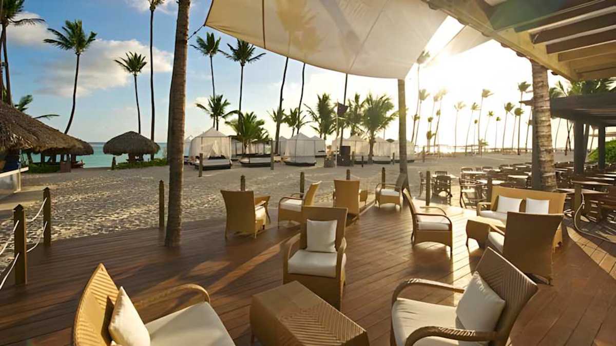Official WestJet Vacations resort restaurant imagery