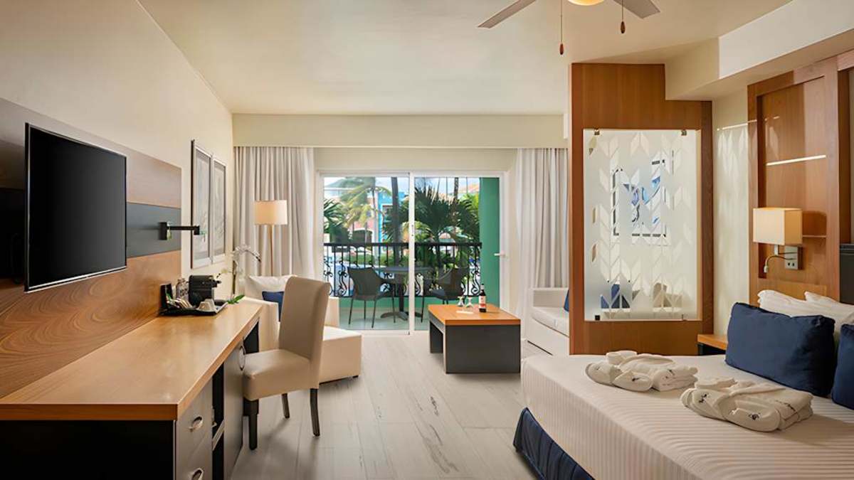 Official WestJet Vacations hotel imagery: Premium Club & Concierge Categories