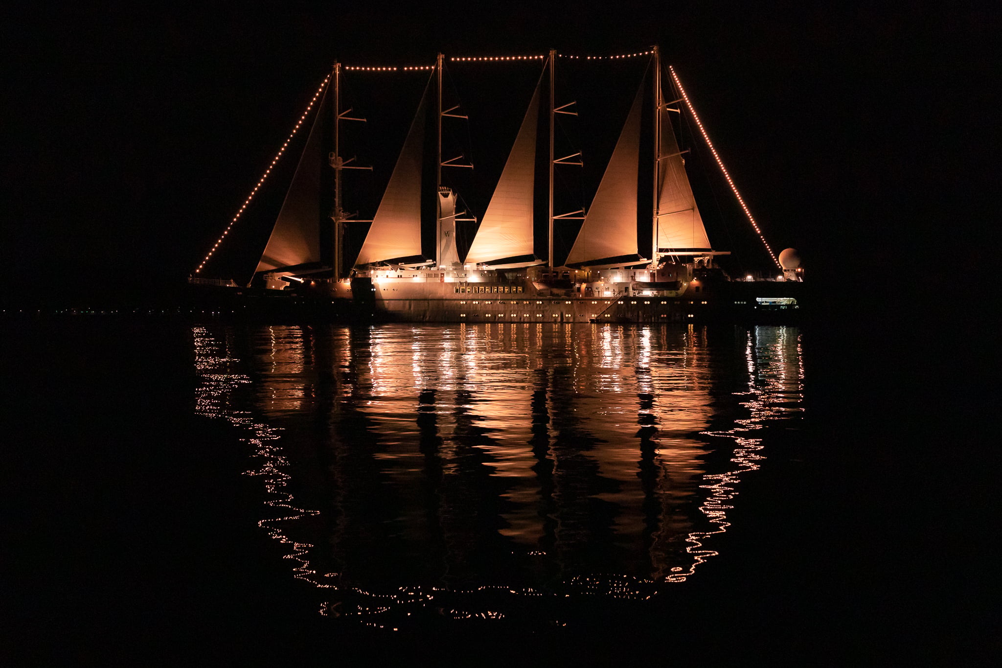 Windstar yacht sailing through the islands of French Polynesia